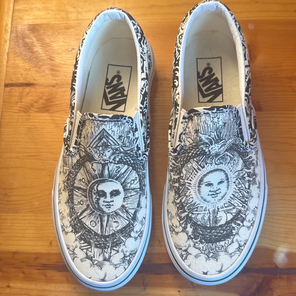 Celestial Vans woman’s size 6
